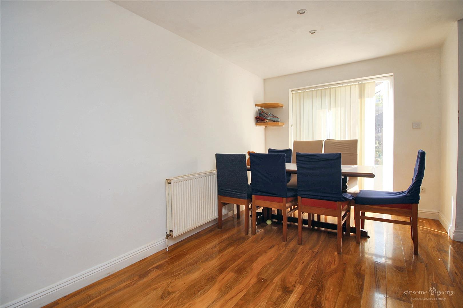 Cotswold Way, Tilehurst, Reading